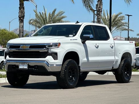 New 2026 Chevrolet Silverado 1500 LT w/ Convenience Package II AWD/4WD image 8