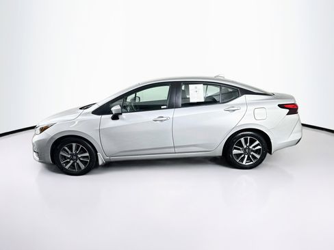 Used 2025 Nissan Versa SV w/ Trunk Package FWD image 4