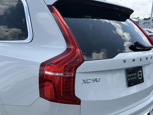 Certified 2024 Volvo XC90 T8 Plus AWD/4WD image 9