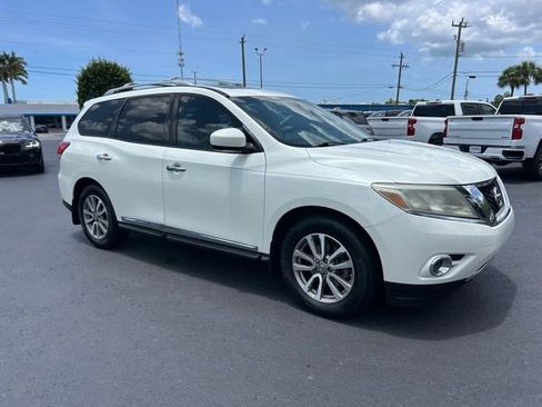 Used 2016 Nissan Pathfinder SL w/ SL Premium Package FWD image 1