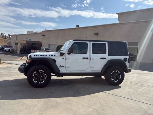 Used 2024 Jeep Wrangler Unlimited Rubicon 4xe AWD/4WD image 7