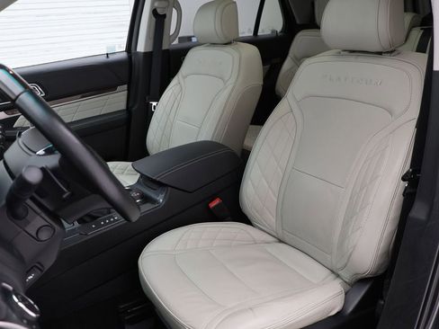 Used 2016 Ford Explorer Platinum image 16