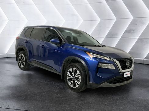 Used 2022 Nissan Rogue SV FWD image 1