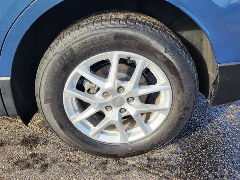 Used 2024 Chevrolet Equinox LS w/ LS Convenience Package image 31