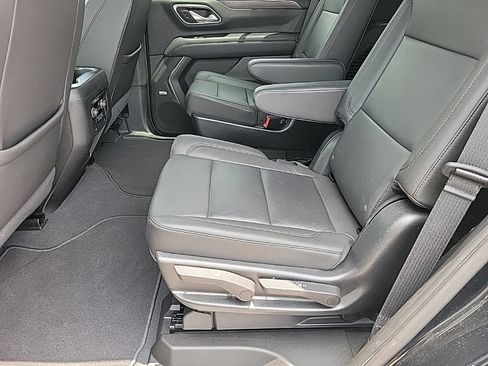 Used 2023 Chevrolet Tahoe Z71 w/ Luxury Package AWD/4WD image 15