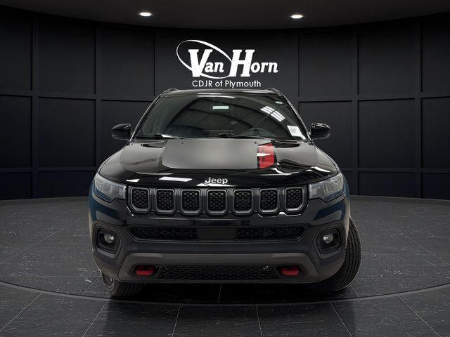 Used 2023 Jeep Compass Trailhawk w/ Trailer Tow Group AWD/4WD image 2