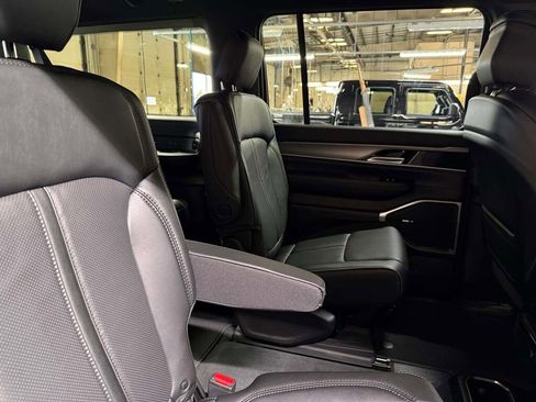 New 2026 Jeep Grand Wagoneer L Limited image 26
