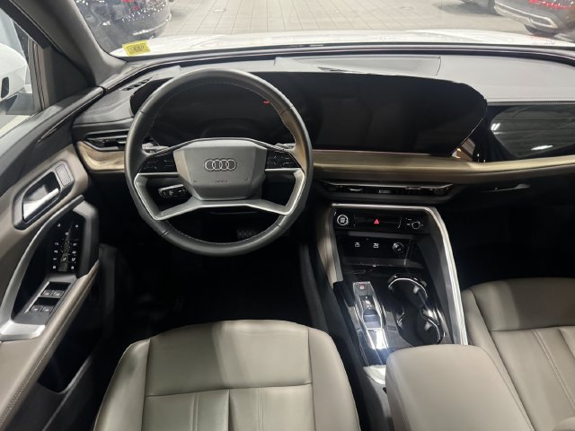 Used 2025 Audi Q5 Premium w/ Convenience Package AWD/4WD image 12