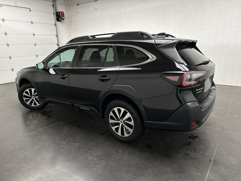 Used 2024 Subaru Outback Premium AWD/4WD image 6