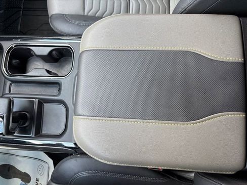 Used 2025 Chevrolet Silverado 1500 ZR2 w/ Technology Package image 33