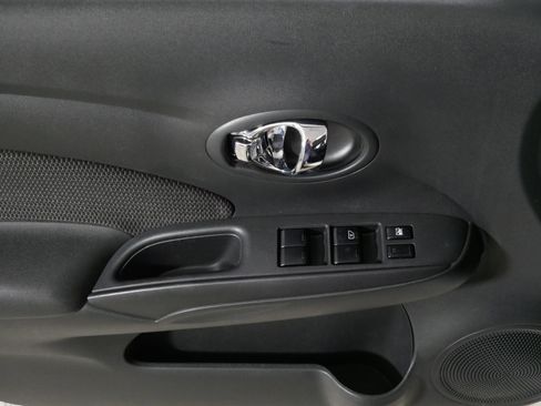 Used 2013 Nissan Versa SV image 19