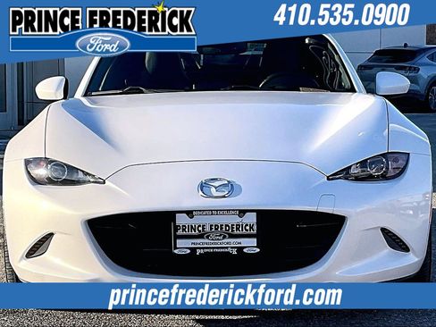 Used 2017 MAZDA MX-5 Miata RF Grand Touring image 2
