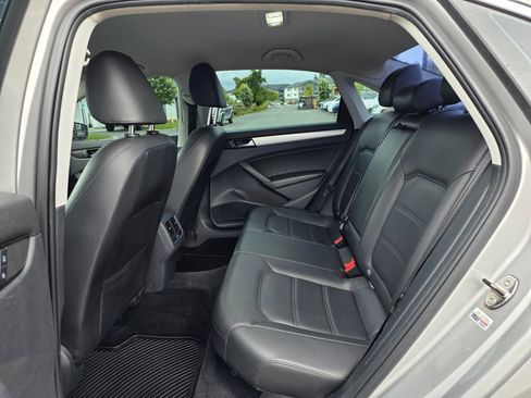Used 2013 Volkswagen Passat 2.5 SE FWD image 23