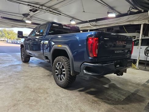 Used 2020 GMC Sierra 2500 AT4 w/ AT4 Premium Package image 4