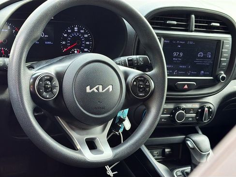 Used 2022 Kia Soul LX w/ Technology Package FWD image 32