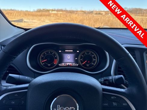 Used 2014 Jeep Cherokee Trailhawk w/ Comfort/Convenience Group image 13