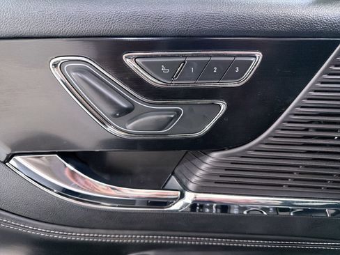 Used 2022 Lincoln Corsair Reserve FWD image 11
