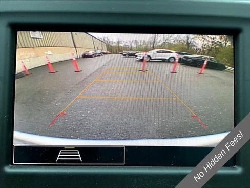 Used 2022 Chevrolet Equinox LS FWD image 18