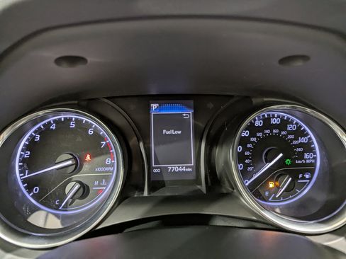 Used 2020 Toyota Camry SE image 15