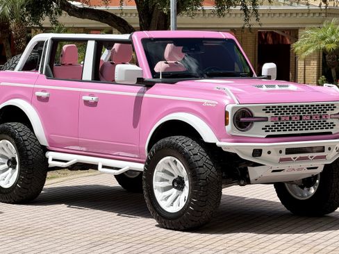 Used 2025 Ford Bronco Outer Banks AWD/4WD image 12