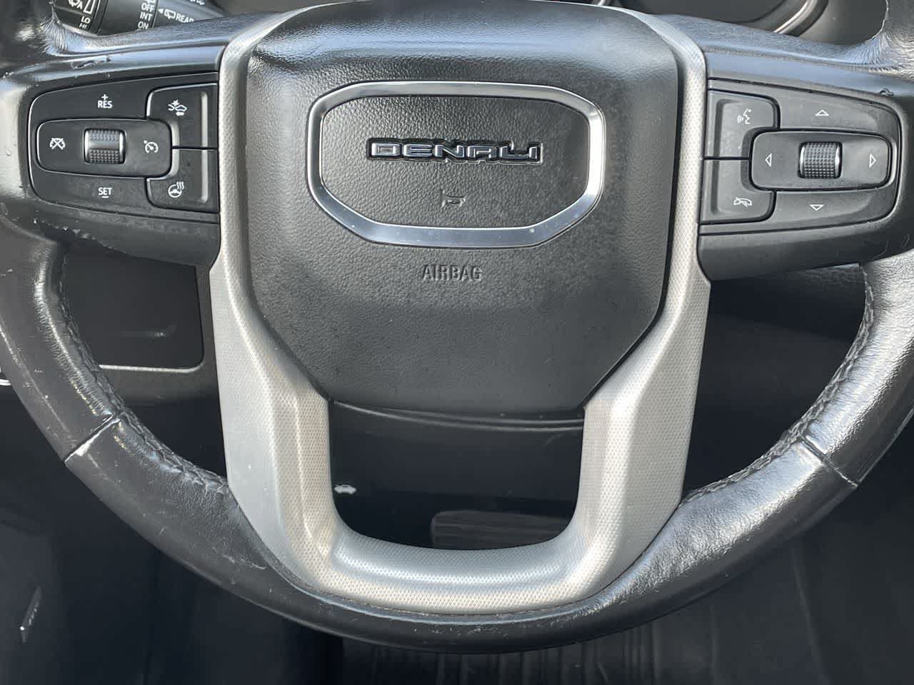 Used 2021 GMC Yukon XL Denali w/ Denali Premium Package AWD/4WD image 10