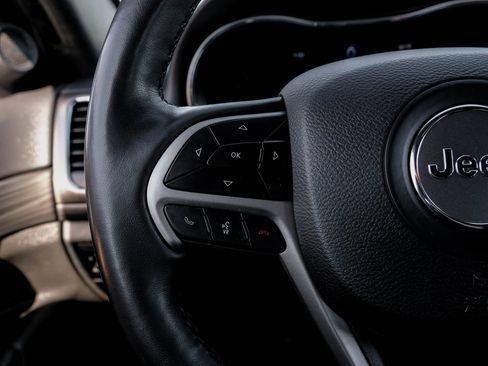 Used 2022 Jeep Grand Cherokee Laredo X RWD image 21