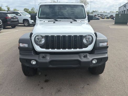 Used 2025 Jeep Wrangler Unlimited Sport AWD/4WD image 8