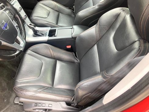 Used 2017 Volvo XC60 T5 Dynamic w/ Preferred Option Package image 12