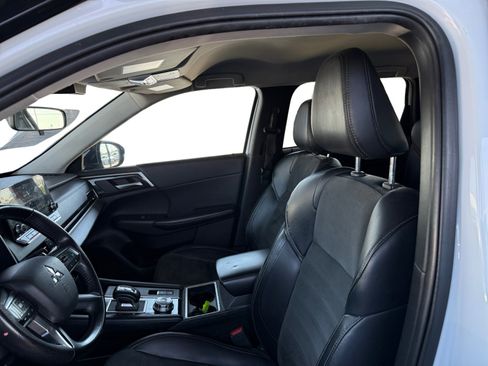 Used 2024 Mitsubishi Outlander SE FWD image 10