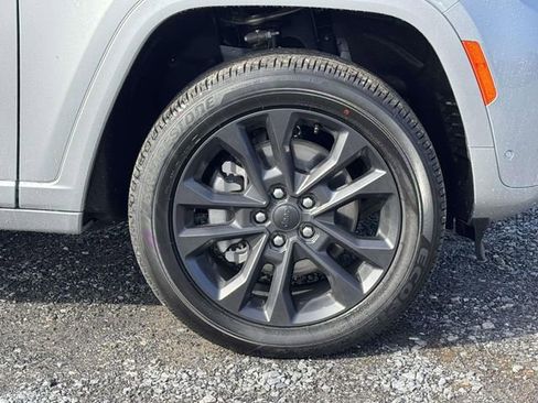 New 2026 Jeep Grand Cherokee L Limited AWD/4WD image 7