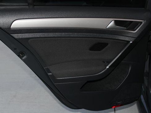 Used 2016 Volkswagen e-Golf SE FWD image 14