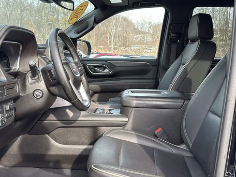 Used 2023 GMC Yukon SLT w/ SLT Luxury Package image 13