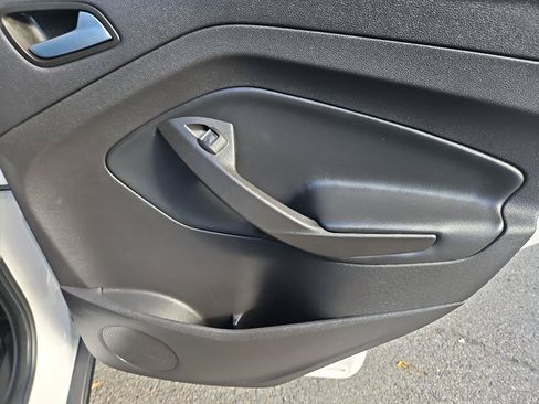 Used 2019 Ford Escape SEL AWD/4WD image 18
