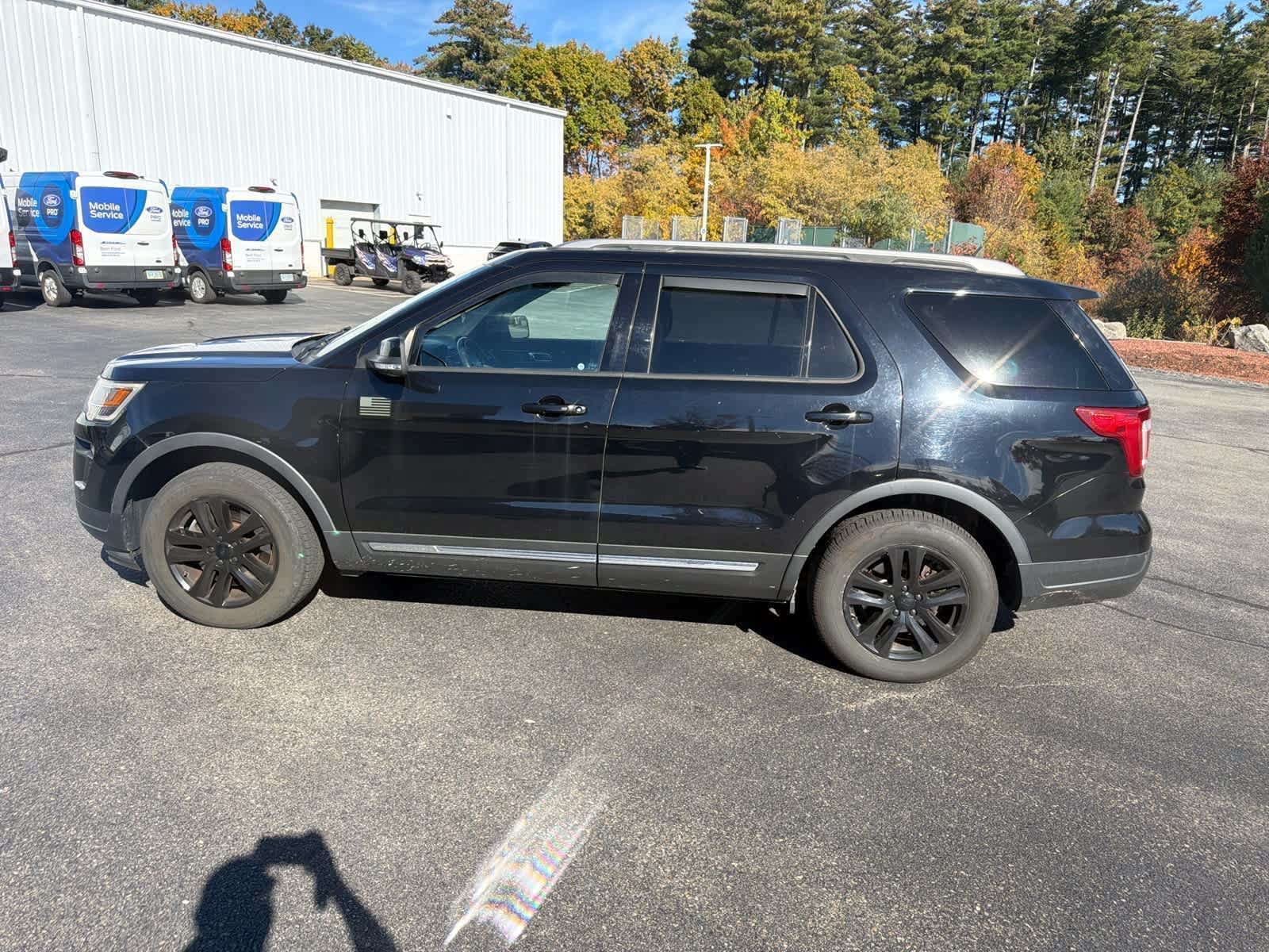 Used 2018 Ford Explorer XLT w/ Equipment Group 202A AWD/4WD image 6