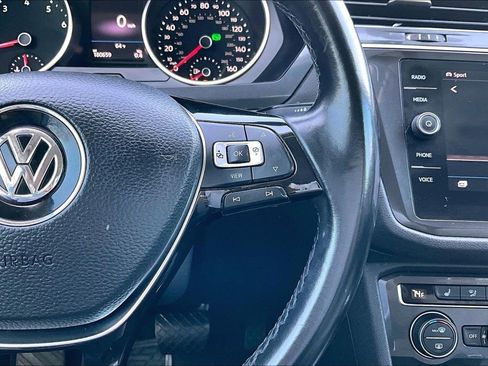 Used 2019 Volkswagen Tiguan SE image 19