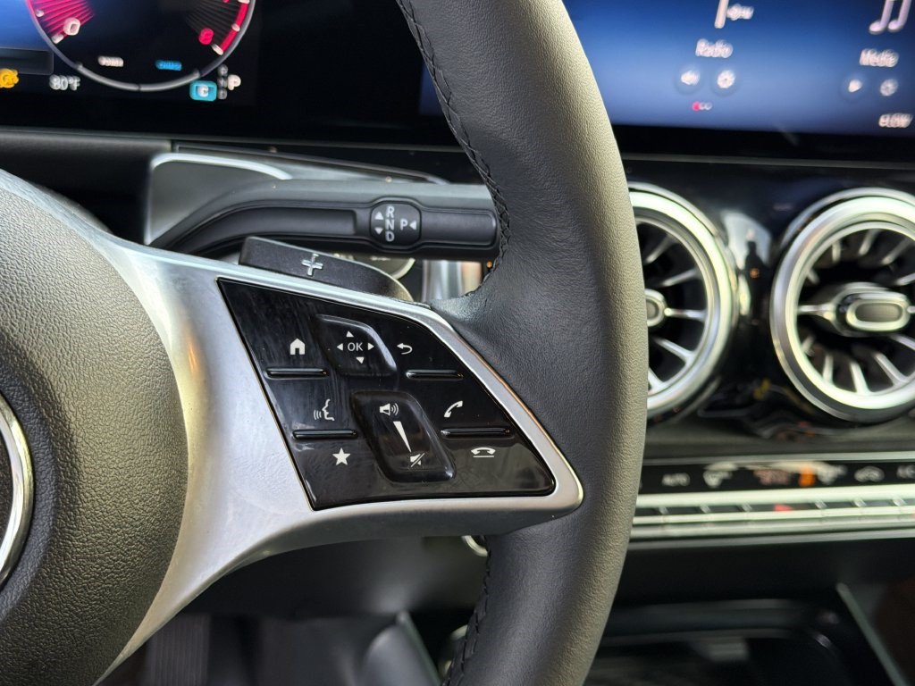Certified 2025 Mercedes-Benz GLB 250 image 23