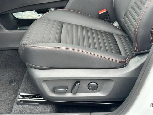 Used 2026 Nissan Rogue SV AWD/4WD image 11