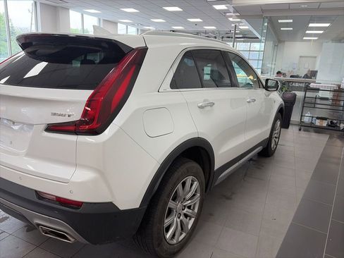Used 2023 Cadillac XT4 Premium Luxury AWD/4WD image 7