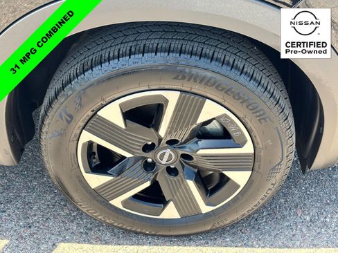 Certified 2025 Nissan Kicks SV AWD/4WD image 8