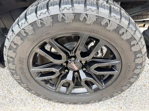 Used 2025 GMC Sierra 1500 AT4 w/ AT4 Premium Package AWD/4WD image 25