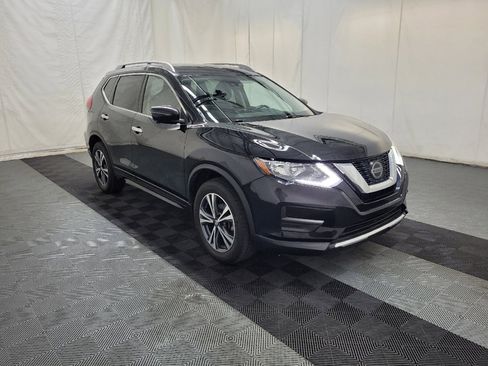 Used 2019 Nissan Rogue SV w/ Sun & Sound Touring Package AWD/4WD image 13