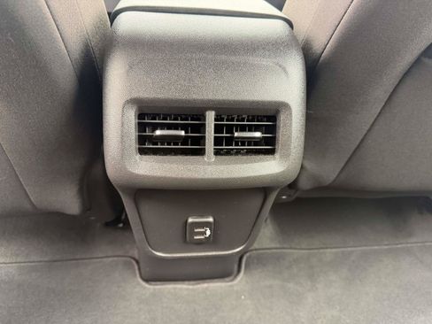 Used 2023 Chevrolet Equinox LS FWD image 14