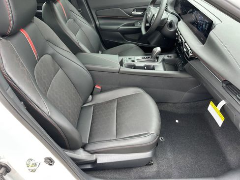 New 2026 Nissan Sentra SR w/ SR Premium Package FWD image 13