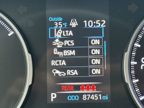 Used 2020 Toyota RAV4 LE image 18