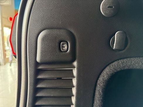 Used 2019 Jeep Grand Cherokee Altitude image 44