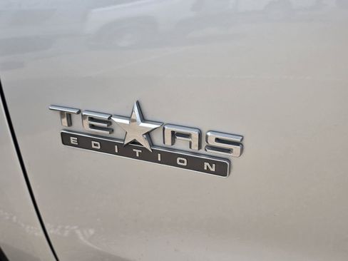 Used 2019 Chevrolet Silverado 1500 LT w/ Texas Edition image 7