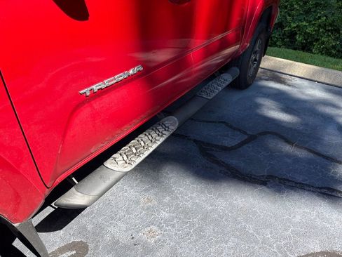 Used 2021 Toyota Tacoma SR5 RWD image 4