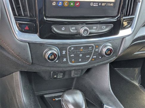 Used 2022 Chevrolet Traverse RS image 19