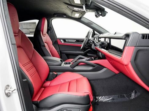 New 2026 Porsche Cayenne Turbo GT image 28