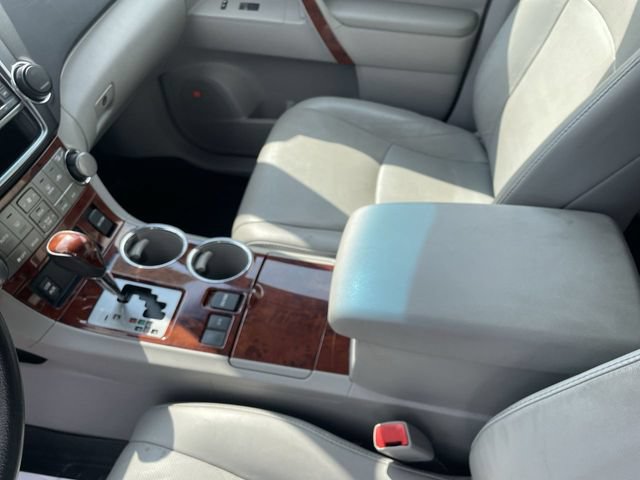Used 2013 Toyota Highlander Limited FWD image 14